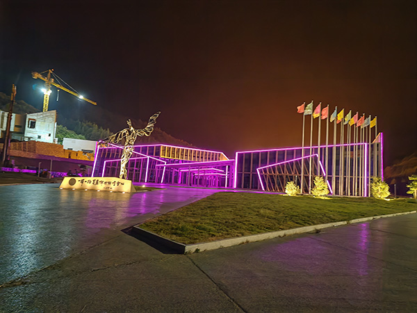 城市亮化是现代城市建设的重要组成部分,它不仅可以美化城市的夜景,还能提升城市的整体形象。随着科技的不断进步,城市亮化也得到了更多的关注和创新。本文将介绍一些关于城市亮化的创意和技术,帮助读者了解城市亮化的重要性以及如何进行榆中城市亮化的规划和实施。 城市亮化是现代城市建设的重要组成部分,它不仅可以美化城市的夜景,还能提升城市的整体形象。随着科技的不断进步,城市亮化也得到了更多的关注和创新。本文将介绍一些关于城市亮化的创意和技术,帮助读者了解榆中城市亮化的重要性以及如何进行榆中城市亮化的规划和实施。